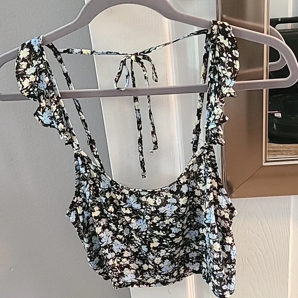 LIVE TO BE SPOILED FLORAL JUNIOR WOMENS SUMMER TOP W/ ADJUSTABLE STRAPS SIZE XL